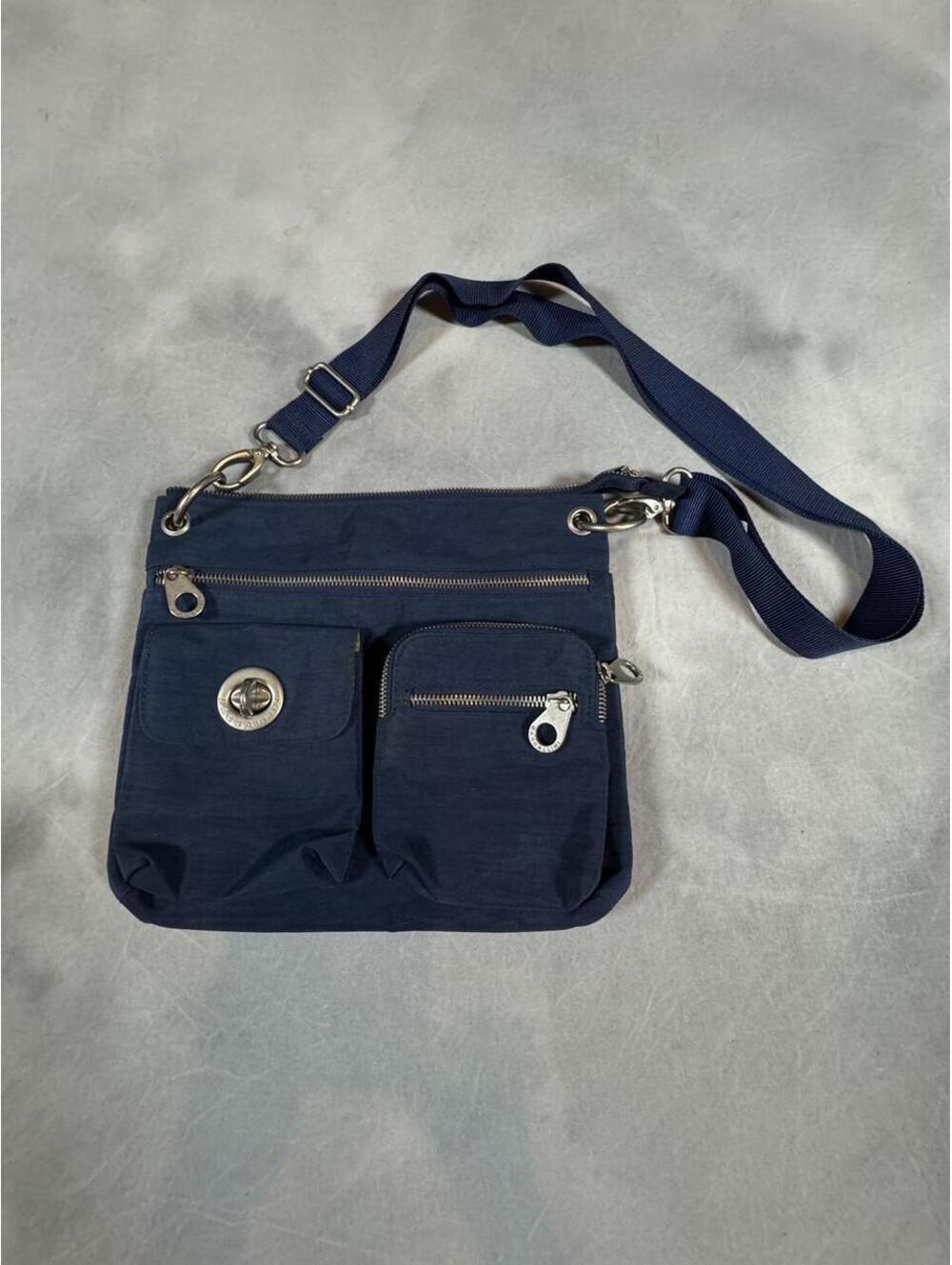 Baggallini Navy Nylon Crossbody Travel Organizer Bag Turn Lock Multi Pocket